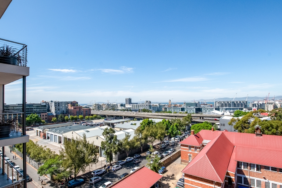 To Let 2 Bedroom Property for Rent in Green Point Western Cape